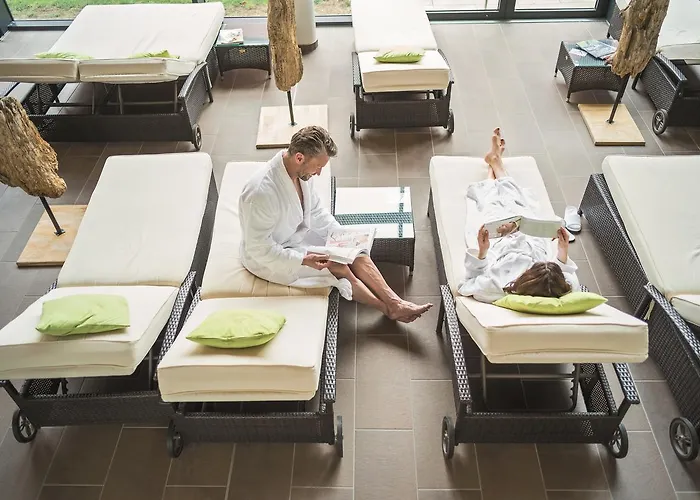 Отель Aldiana Club Salzkammergut Und Grimmingtherme Бад-Миттерндорф